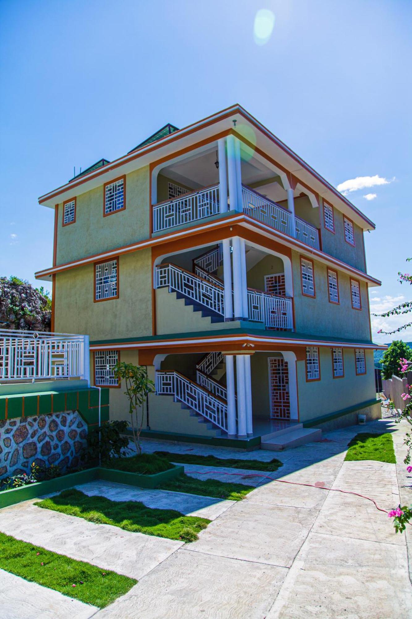 J&G Villa Hotel Cap-Haitien Exterior photo
